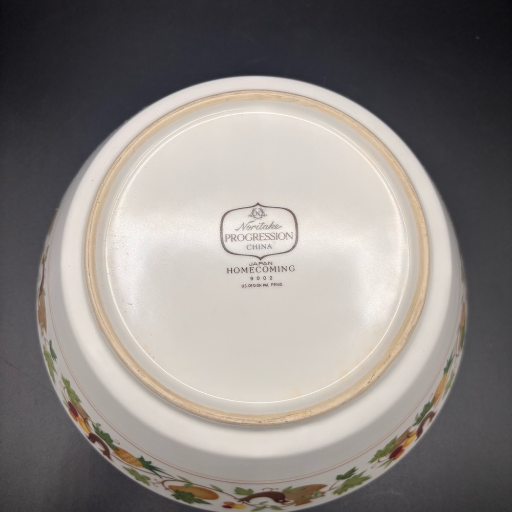 Noritake Homecoming Serving Bowl Pattern 9002 Bird Pineapple Fruit 8 1/2”‎ x 3” - Picture 4 of 5